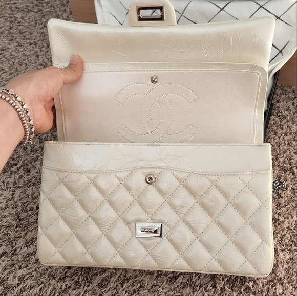 Chanel 2.55 226 bag - Picture 8 of 15